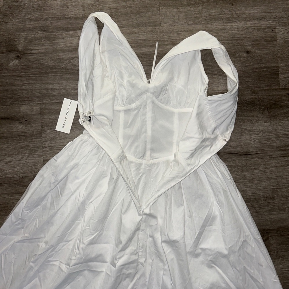 Moon River V Neck Corset Midi Dress - Picture 15 of 15